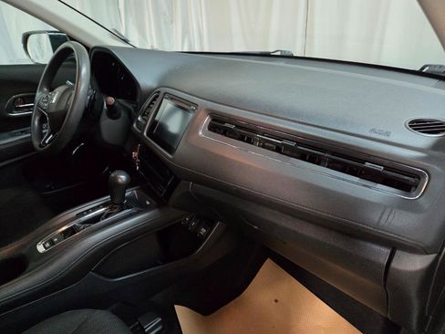 Used 2018 Honda HR-V EX image 18