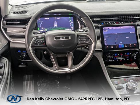 Used 2023 Jeep Grand Cherokee 4WD 4xe w/ Luxury Tech Group II image 4