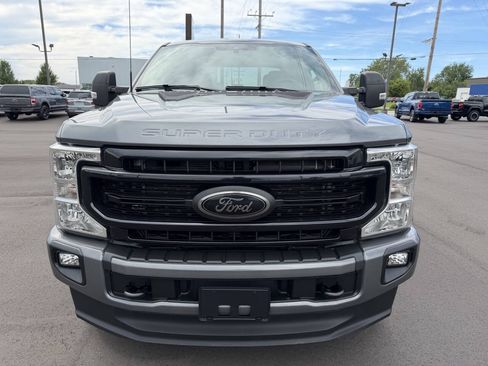 Used 2022 Ford F350 XLT w/ Black Appearance Package AWD/4WD image 3