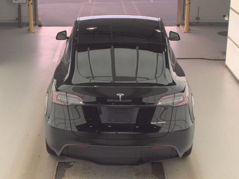 Used 2024 Tesla Model Y Long Range image 5