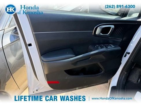 Used 2021 Kia Sorento S FWD image 9