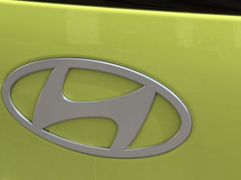 Used 2024 Hyundai Kona SEL AWD/4WD image 13