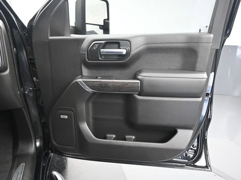 Used 2020 Chevrolet Silverado 1500 LTZ w/ LTZ Plus Package AWD/4WD image 55