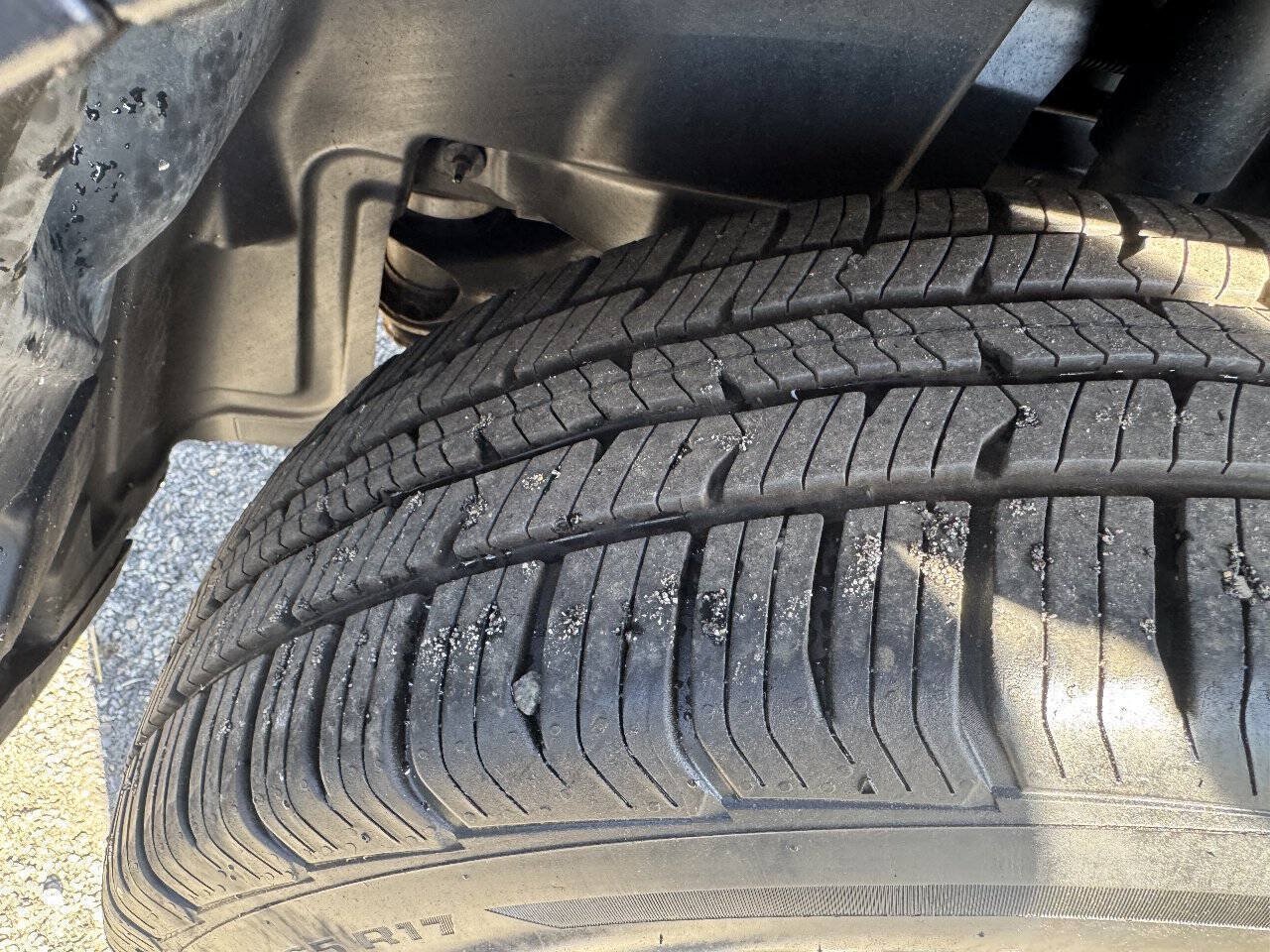Used 2019 Jeep Cherokee Trailhawk w/ Comfort/Convenience Group AWD/4WD image 15