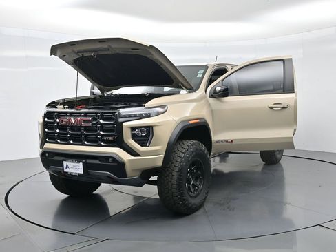 Used 2023 GMC Canyon AT4 w/ AT4 Premium Package image 31