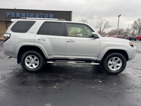 Used 2021 Toyota 4Runner SR5 Premium w/ Moonroof Package image 8