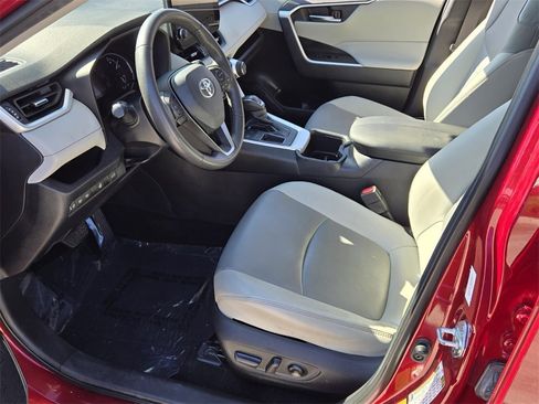 Used 2024 Toyota RAV4 XLE Premium image 11