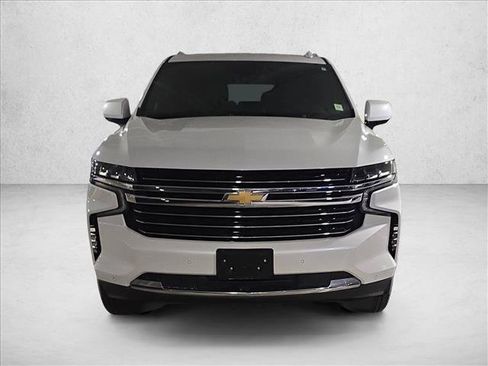 Used 2022 Chevrolet Suburban LT AWD/4WD image 2