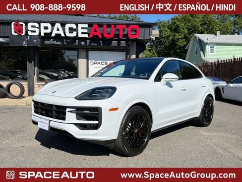 Used 2024 Porsche Cayenne S AWD/4WD image 1