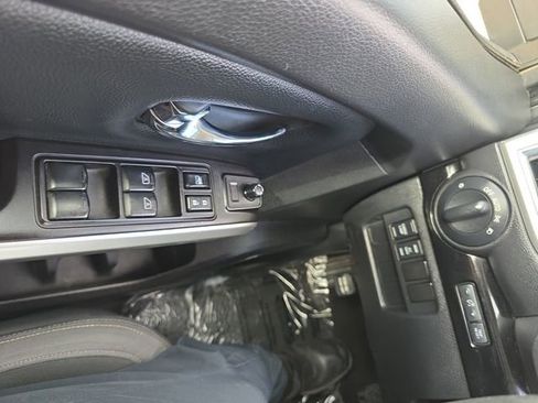Used 2020 Nissan Titan SV w/ SV Convenience Package image 25