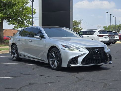 Used 2018 Lexus LS 500 F Sport w/ Accessory Package (Z1) RWD image 3