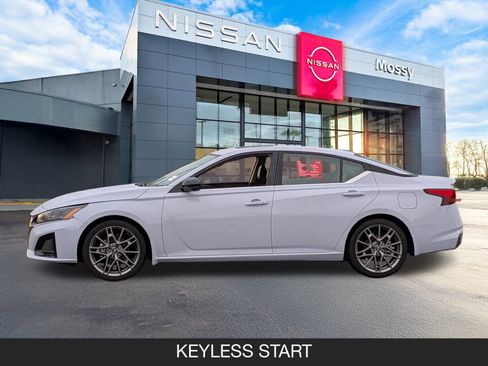 Certified 2024 Nissan Altima 2.0 SR image 5