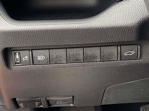 Used 2025 Toyota RAV4 XLE w/ Convenience Package image 30