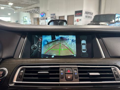 Used 2013 BMW 750i image 27