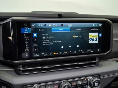 Used 2024 Jeep Wrangler Unlimited Rubicon w/ Technology Group image 86