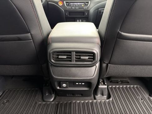 Used 2025 Honda Passport TrailSport image 22