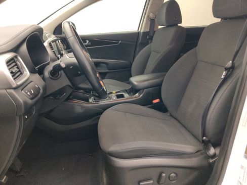 Used 2020 Kia Sorento LX w/ LX I4 Convenience Package FWD image 17