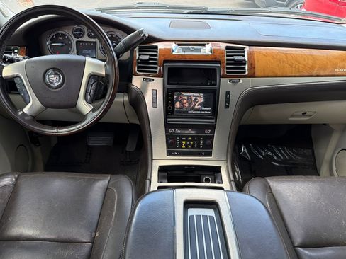 Used 2013 Cadillac Escalade ESV Platinum AWD/4WD image 14