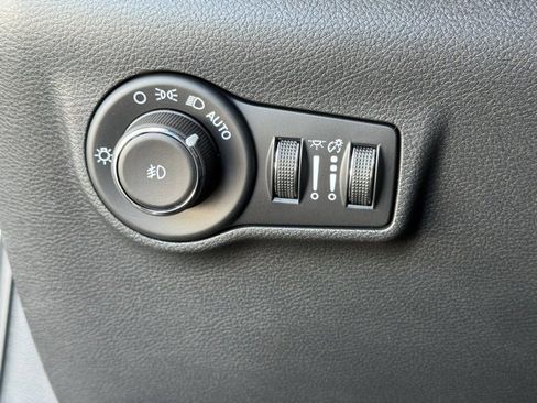 New 2026 Jeep Compass Limited image 19