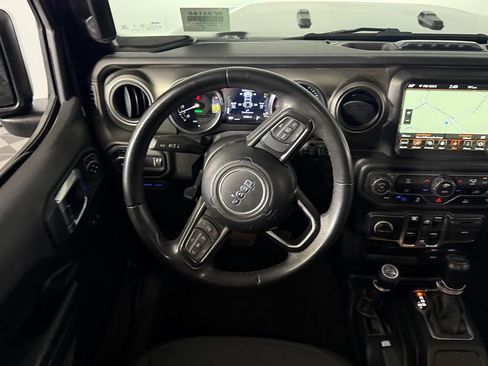 Used 2023 Jeep Wrangler Unlimited AWD/4WD image 15