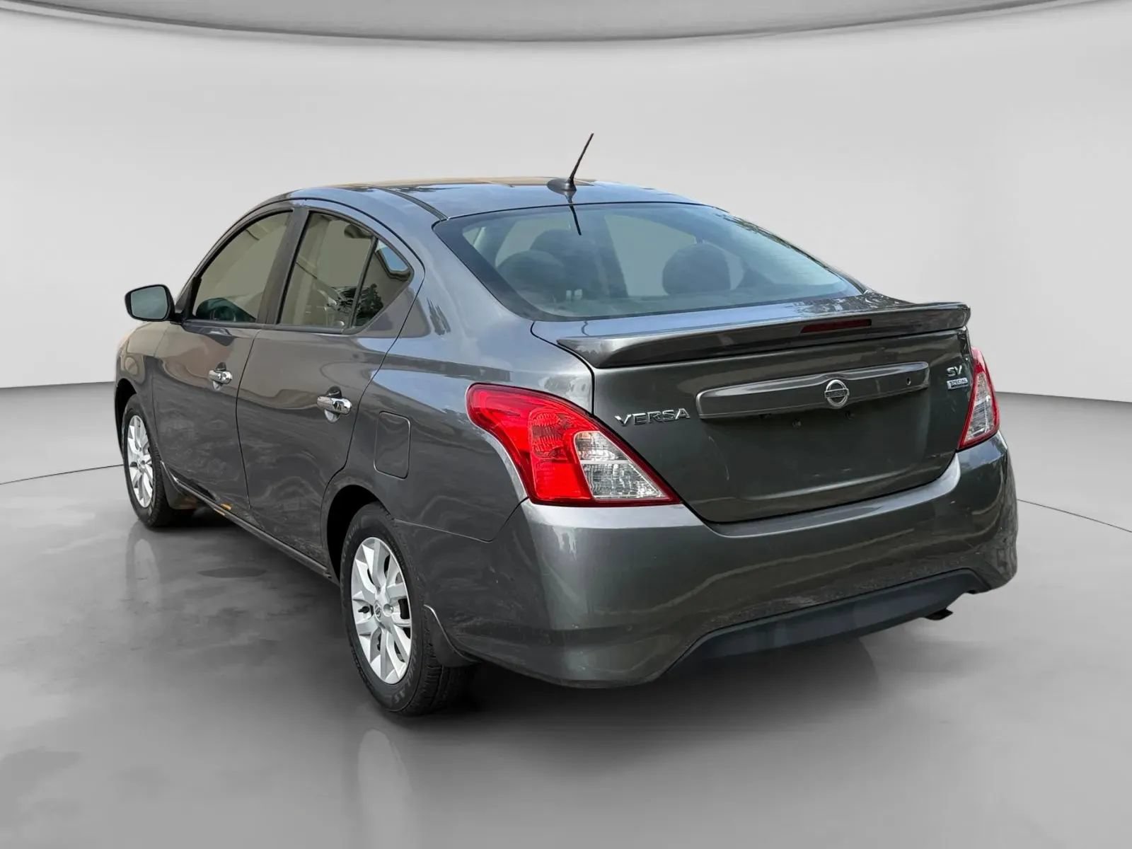 Used 2019 Nissan Versa SV w/ SV Special Edition Package FWD image 3