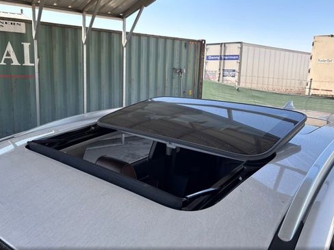 Used 2018 Buick Enclave Avenir w/ Avenir Technology Package image 4