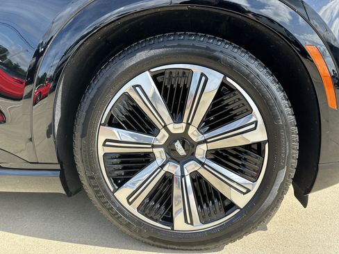 Certified 2025 Cadillac Escalade IQ Luxury 2 w/ LPO, Premium Carpet Package AWD/4WD image 13