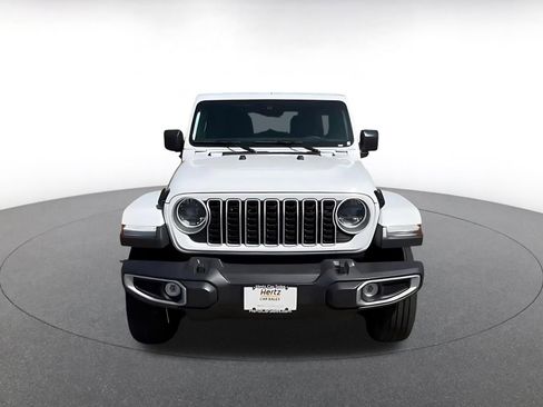 Used 2025 Jeep Wrangler Unlimited Sahara AWD/4WD image 4