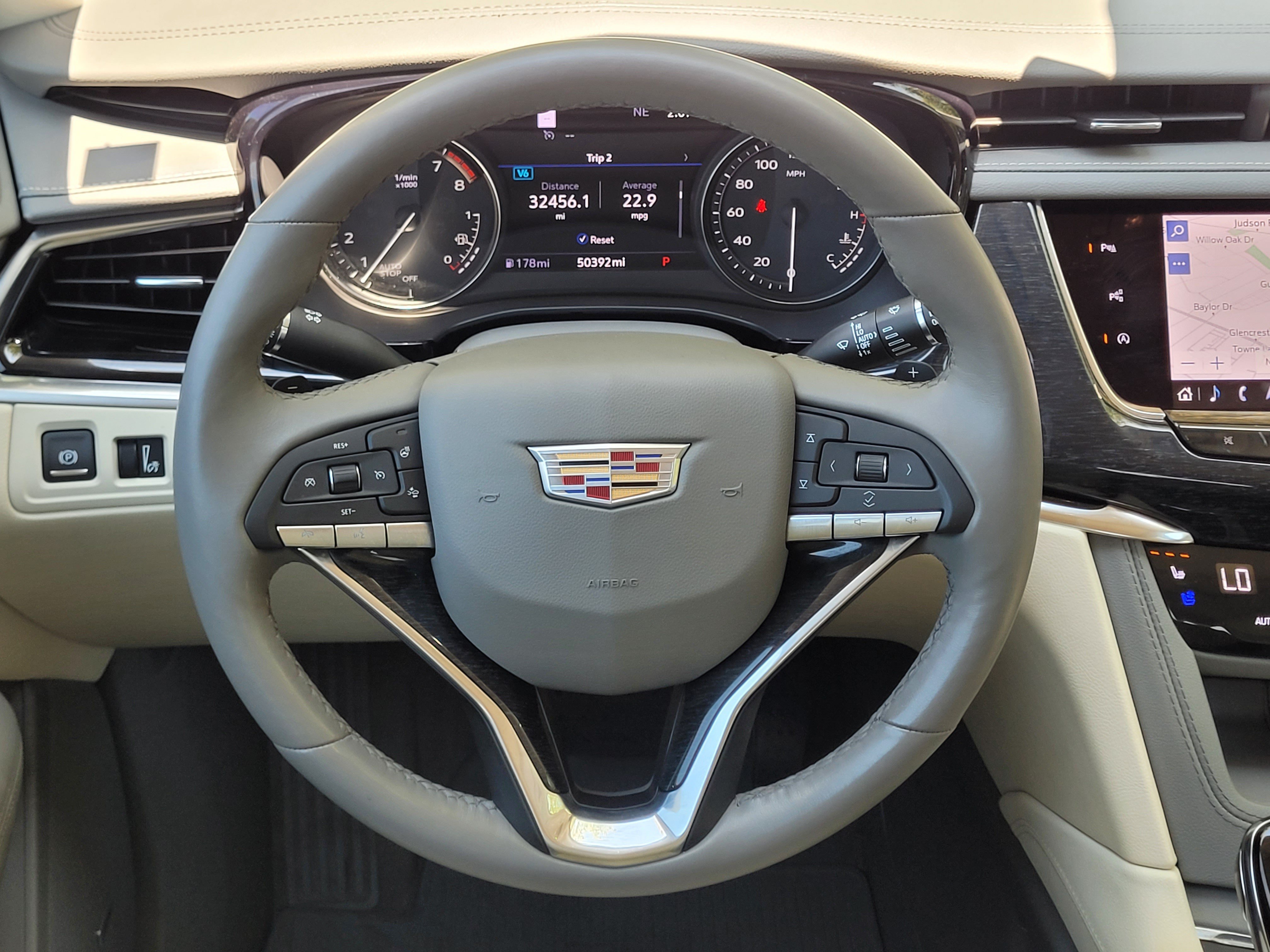 Used 2024 Cadillac XT6 Premium Luxury w/ Technology Package FWD image 11