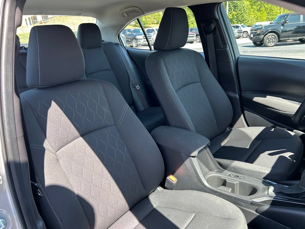 Used 2025 Toyota Corolla LE FWD image 35