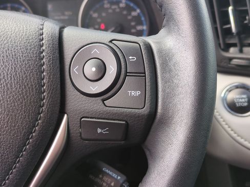 Used 2017 Toyota RAV4 XLE FWD image 20