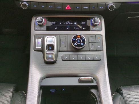 Used 2025 Hyundai Palisade Calligraphy image 19