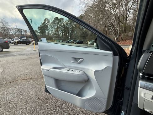 Used 2025 Hyundai Kona SEL image 18