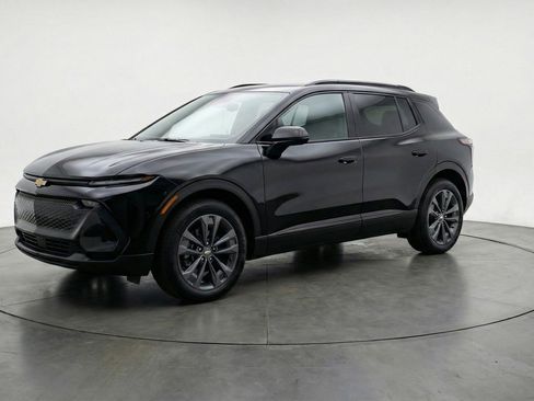 Used 2025 Chevrolet Equinox LT FWD image 3