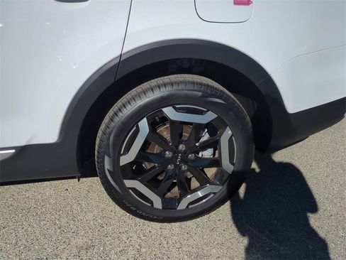 Certified 2025 Kia Telluride EX w/ EX Captain's Chair Package image 33