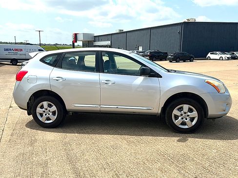 Used 2013 Nissan Rogue S FWD image 9