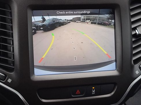 Used 2022 Jeep Cherokee Trailhawk w/ Trailer Tow Group AWD/4WD image 25