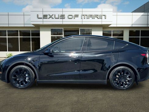 Used 2024 Tesla Model Y 2WD image 2
