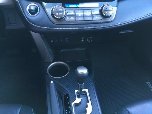 Used 2015 Toyota RAV4 Limited w/ Technology Package AWD/4WD image 17