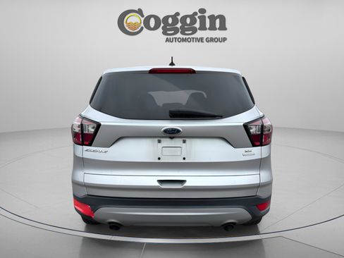 Used 2017 Ford Escape SE image 4