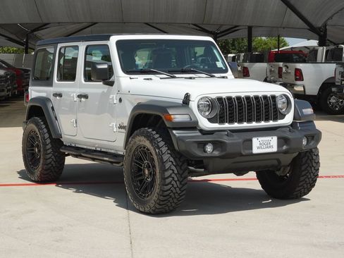 Used 2025 Jeep Wrangler Unlimited Sport AWD/4WD image 7