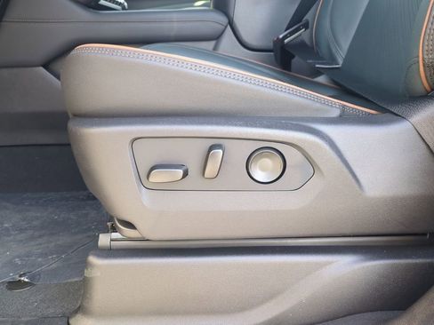 New 2026 GMC Yukon XL AT4 w/ AT4 Premium Plus Package AWD/4WD image 23
