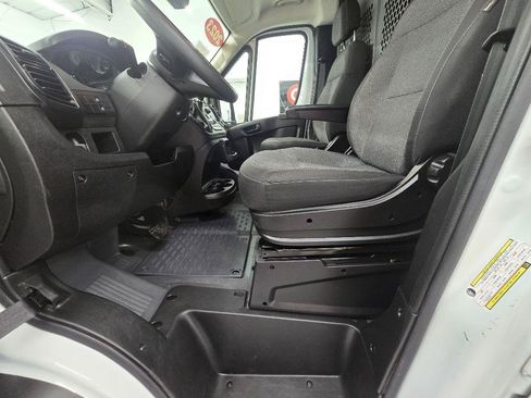 Used 2023 RAM ProMaster 2500 FWD image 9