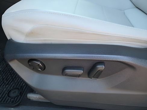 Used 2020 Volkswagen Tiguan SEL image 22