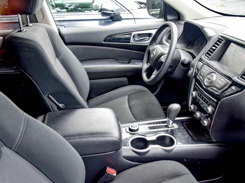 Used 2020 Nissan Pathfinder S AWD/4WD image 19