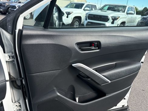 Used 2024 Toyota Corolla Cross LE AWD/4WD image 19