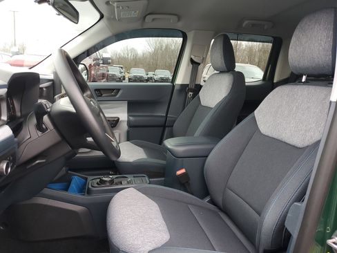 Certified 2025 Ford Maverick XLT image 17