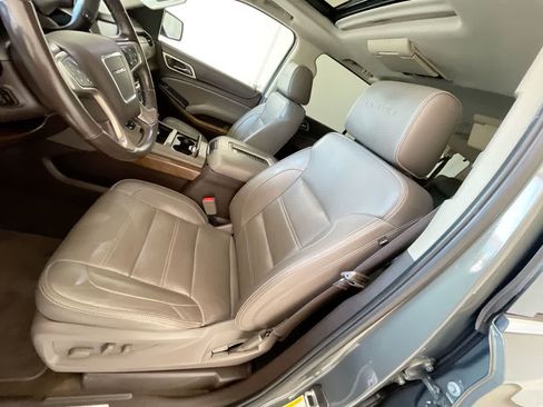 Used 2018 GMC Yukon XL Denali w/ Denali Ultimate Package AWD/4WD image 11