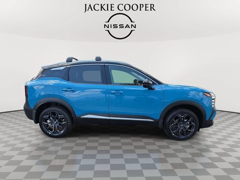New 2026 Nissan Kicks SR w/ Cold Weather Package FWD image 4