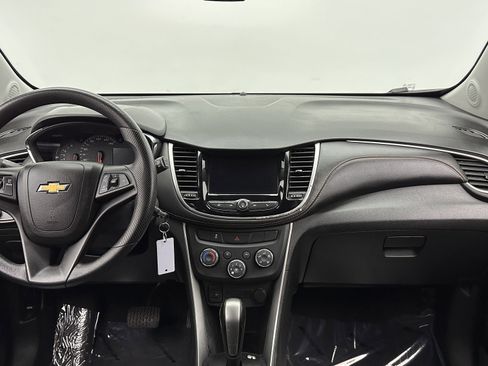 Used 2021 Chevrolet Trax LT AWD/4WD image 23